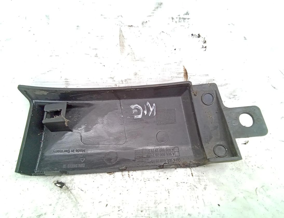 VOLKSWAGEN Crafter 1 generation (2006-2016) Левый молдинг заднего бампера A9068802871 27675501