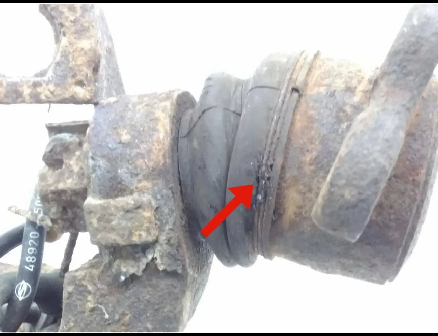 SSANGYONG Musso 1 generation (1993-2006) Ľavý predný náboj kolesa 27675620