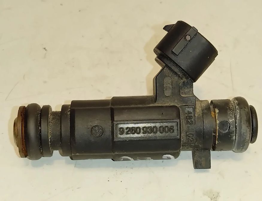 HYUNDAI Matrix 1 generation (2001-2010) Palivový vstrekovač 9260930006 27722949