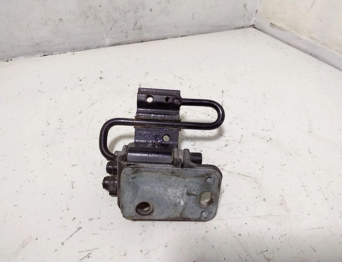 AUDI A6 allroad C6 (2006-2011) Задний левый дверной шарнир 8E0833411E 27723970