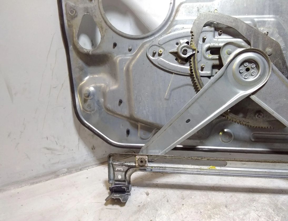 VOLVO V50 1 generation (2003-2012) Regulátor okna pravých predných dverí 8679081 27726362