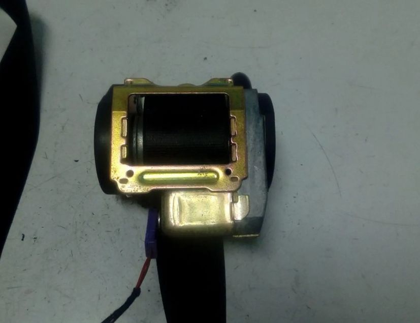 AUDI A8 D3/4E (2002-2010) Ľavý predný bezpečnostný pás 4E2857705 28530850