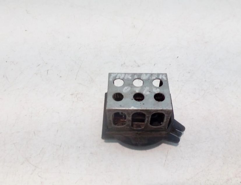 PEUGEOT Partner 1 generation (1996-2012) Relé ventilátora 848309A 28533979