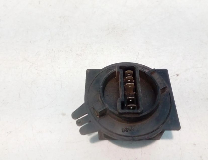 PEUGEOT Partner 1 generation (1996-2012) Relé ventilátora 848309A 28533979