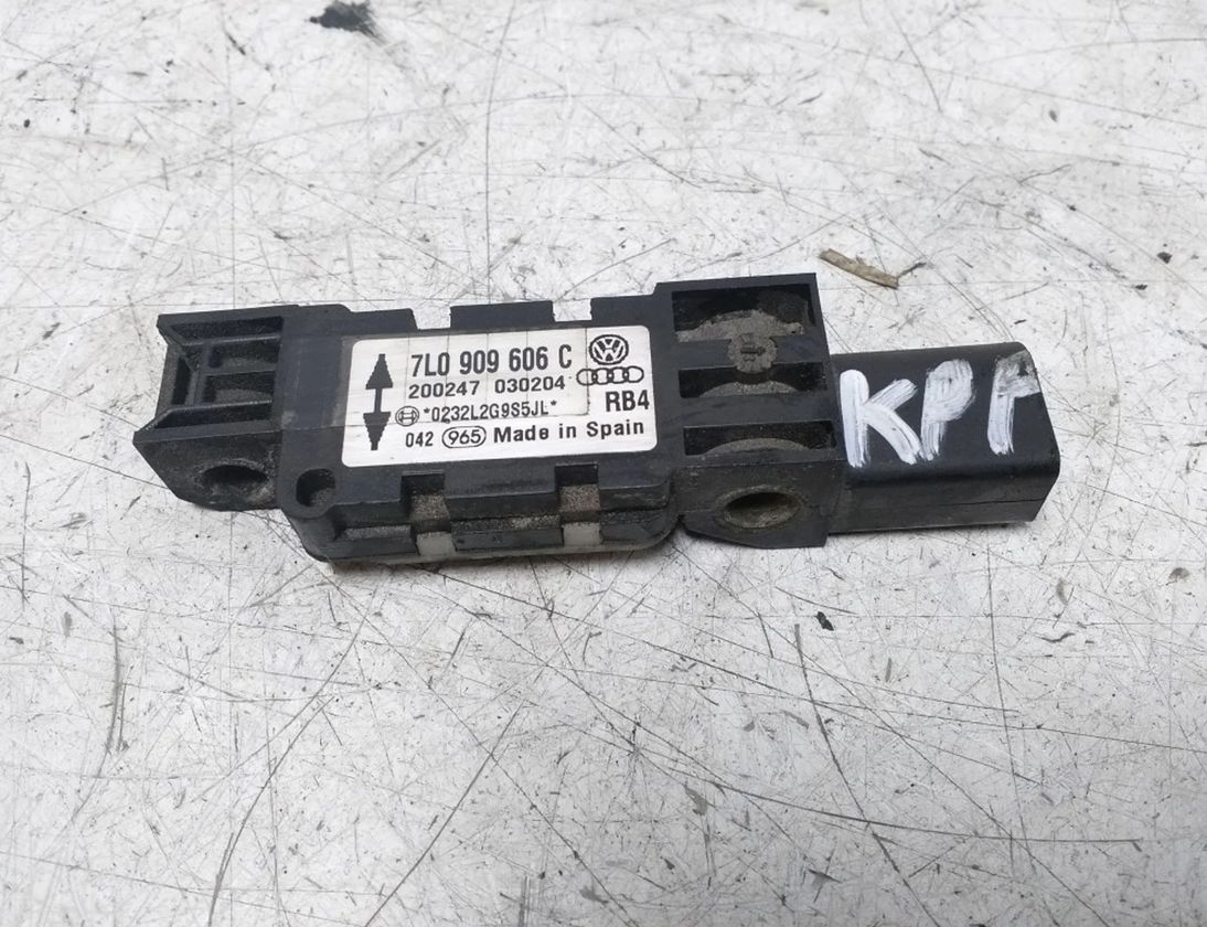 VOLKSWAGEN Touareg 1 generation (2002-2010) Predný ľavý senzor nárazu 7L0909606C 28585700