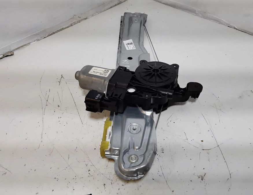 FORD C-Max 2 generation (2010-2019) Zdvíhač pravého zadného dverového okna AM51R27001BE 28644342