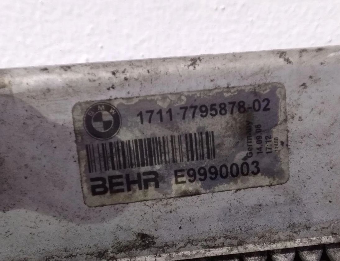 BMW 5 Series E60/E61 (2003-2010) Охлаждающий радиатор 7795878 28663414
