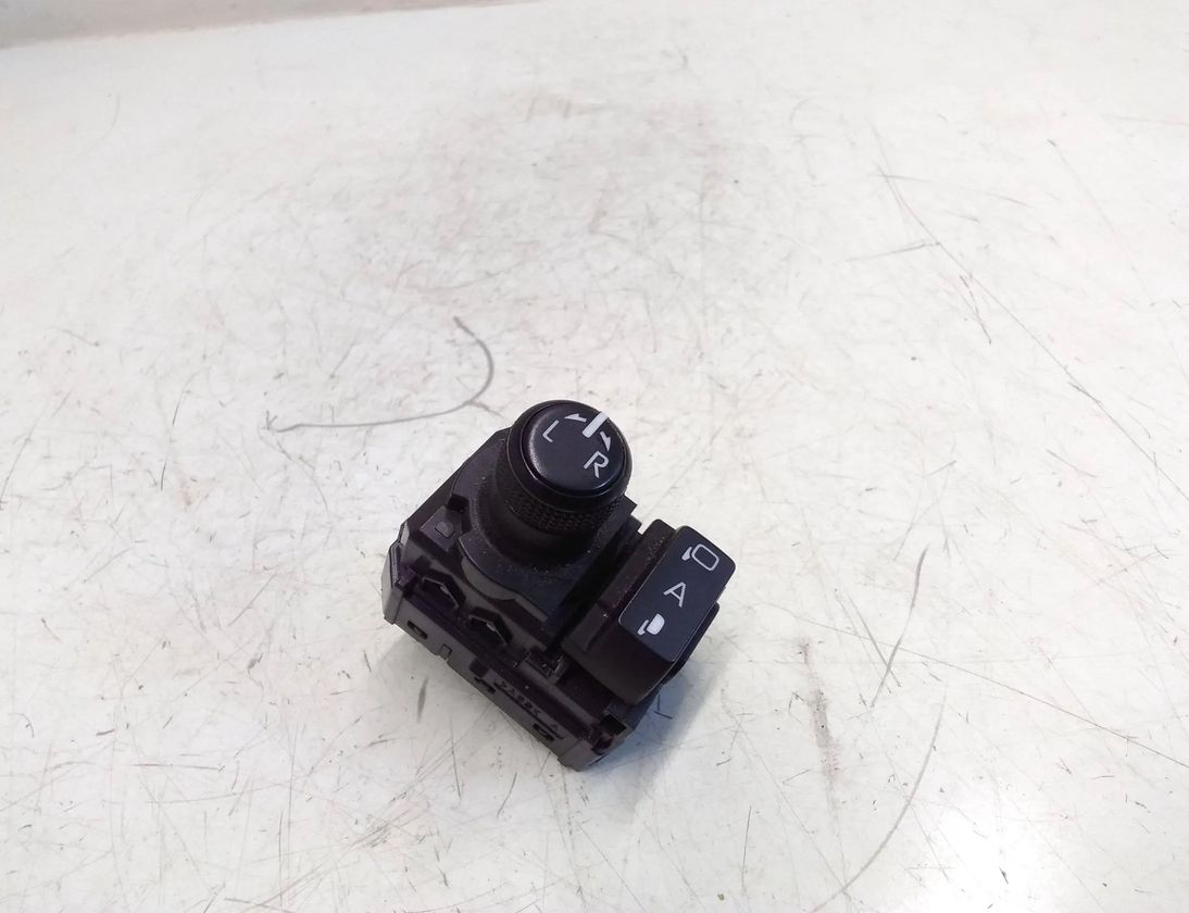 TOYOTA Prius 4 generation (XW50) (2015-2023) Prepínač nastavenia zrkadla G8N164053 28698506