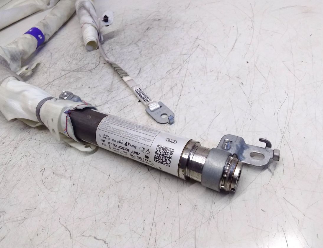 AUDI A4 B8/8K (2011-2016) Подушка безопасности потолка правая 8K0880742B 28699719