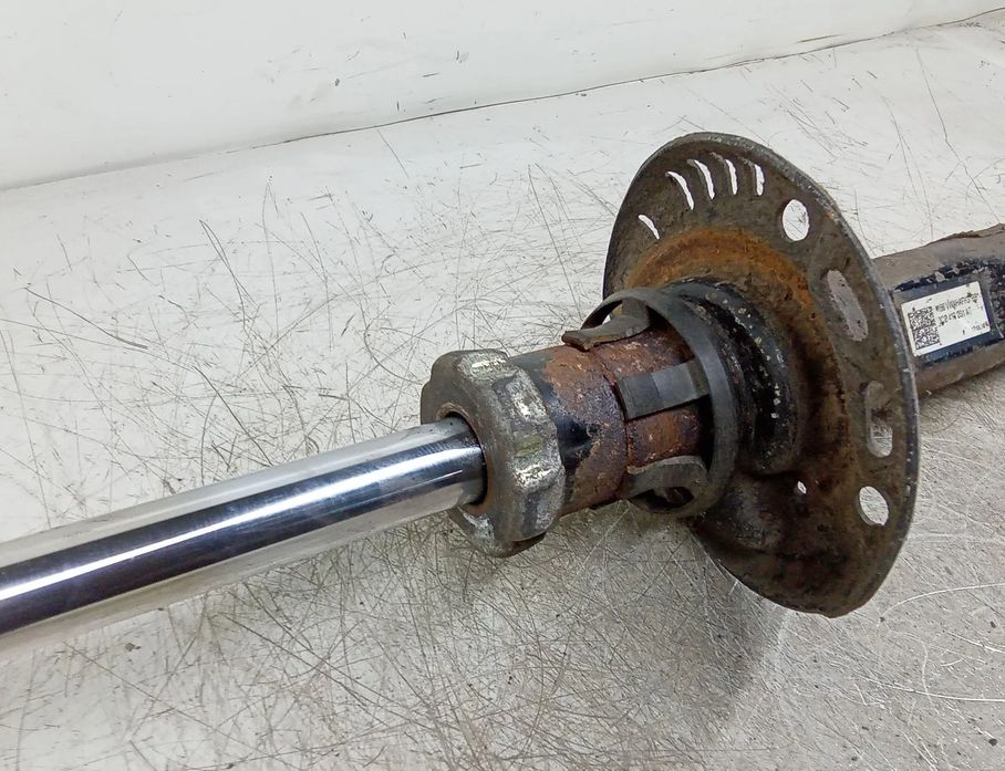 VOLKSWAGEN Passat B7 (2010-2015) Pravý predný tlmič nárazov 3C0413031AT 28699738