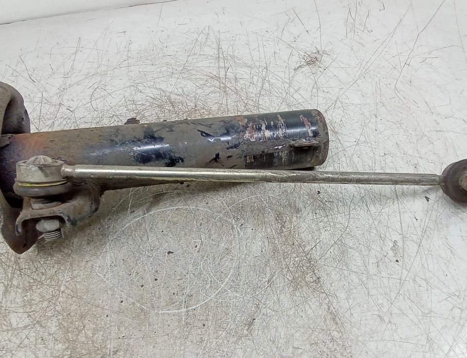 VOLKSWAGEN Passat B7 (2010-2015) Pravý predný tlmič nárazov 3C0413031AT 28699738