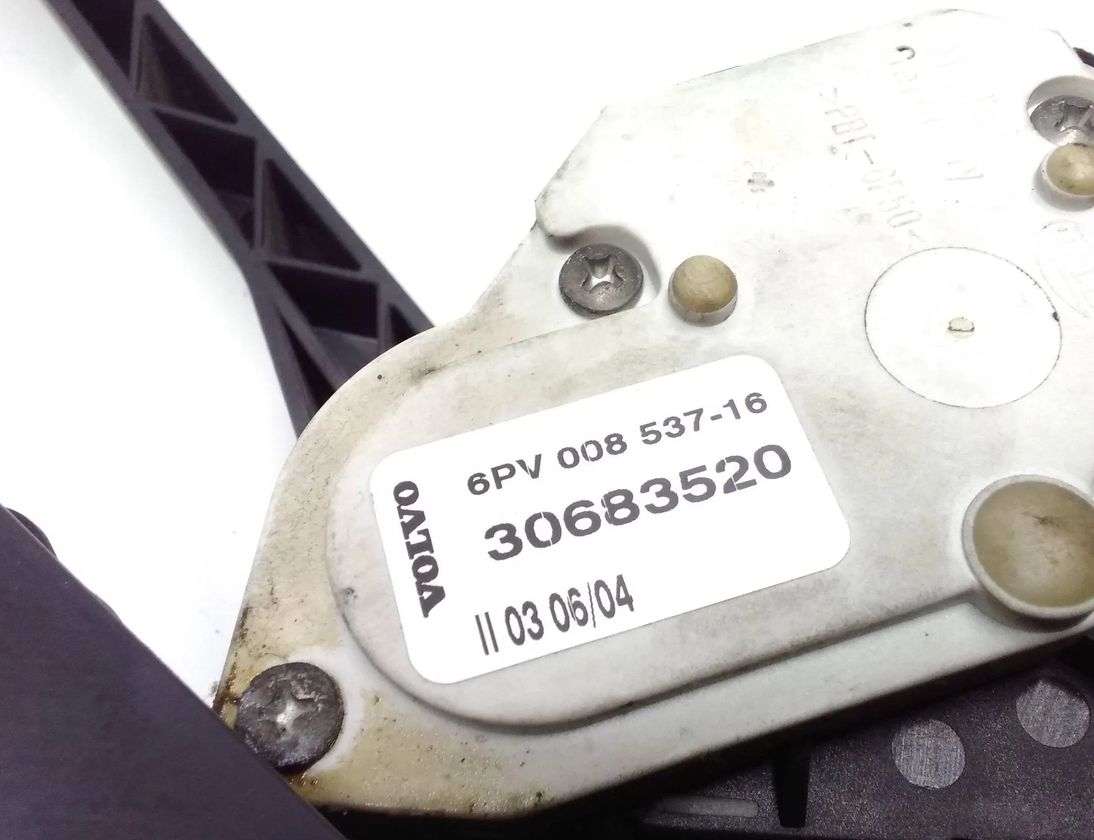 VOLVO XC90 1 generation (2002-2014) Throttle Pedal 30683520 28717289
