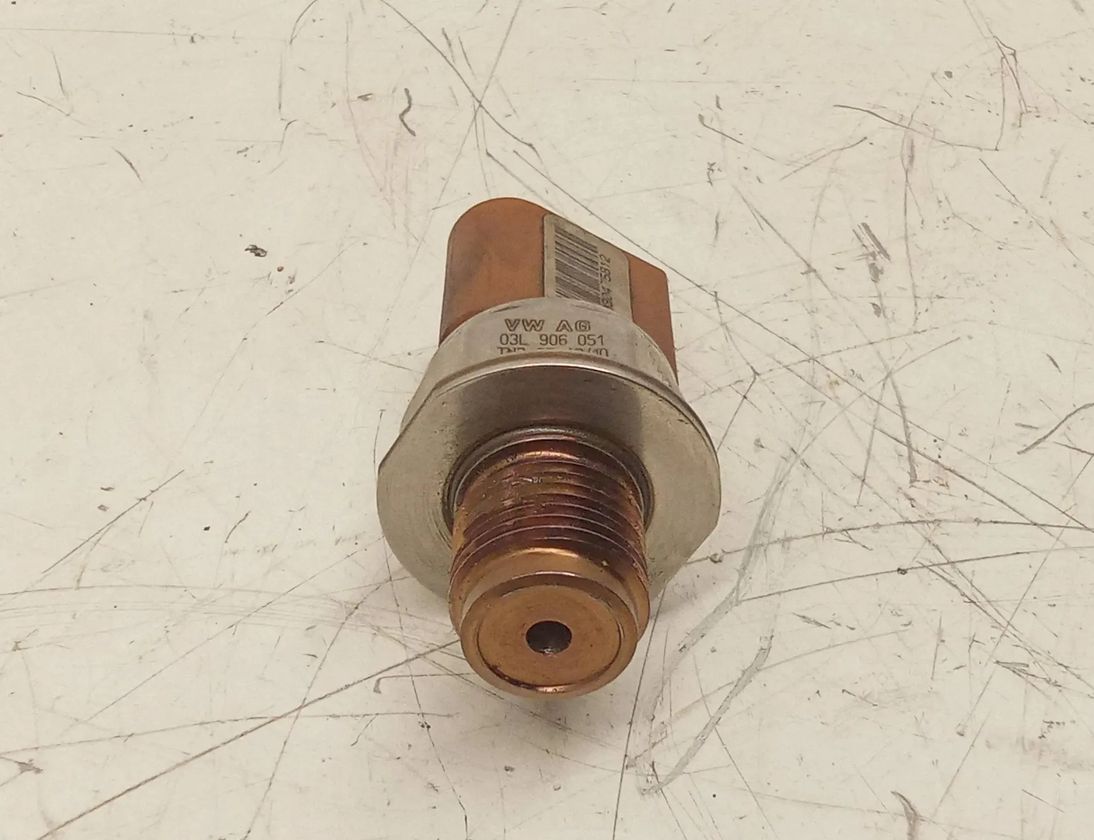 SKODA Roomster 5J (2010-2015) Fuel pressure sensor 03L906051 28721491