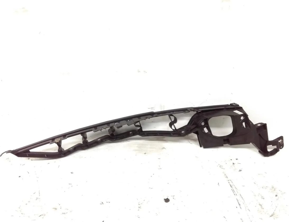 BMW X5 E70 (2006-2013) Front Left Fender Holder 7157989 28723420