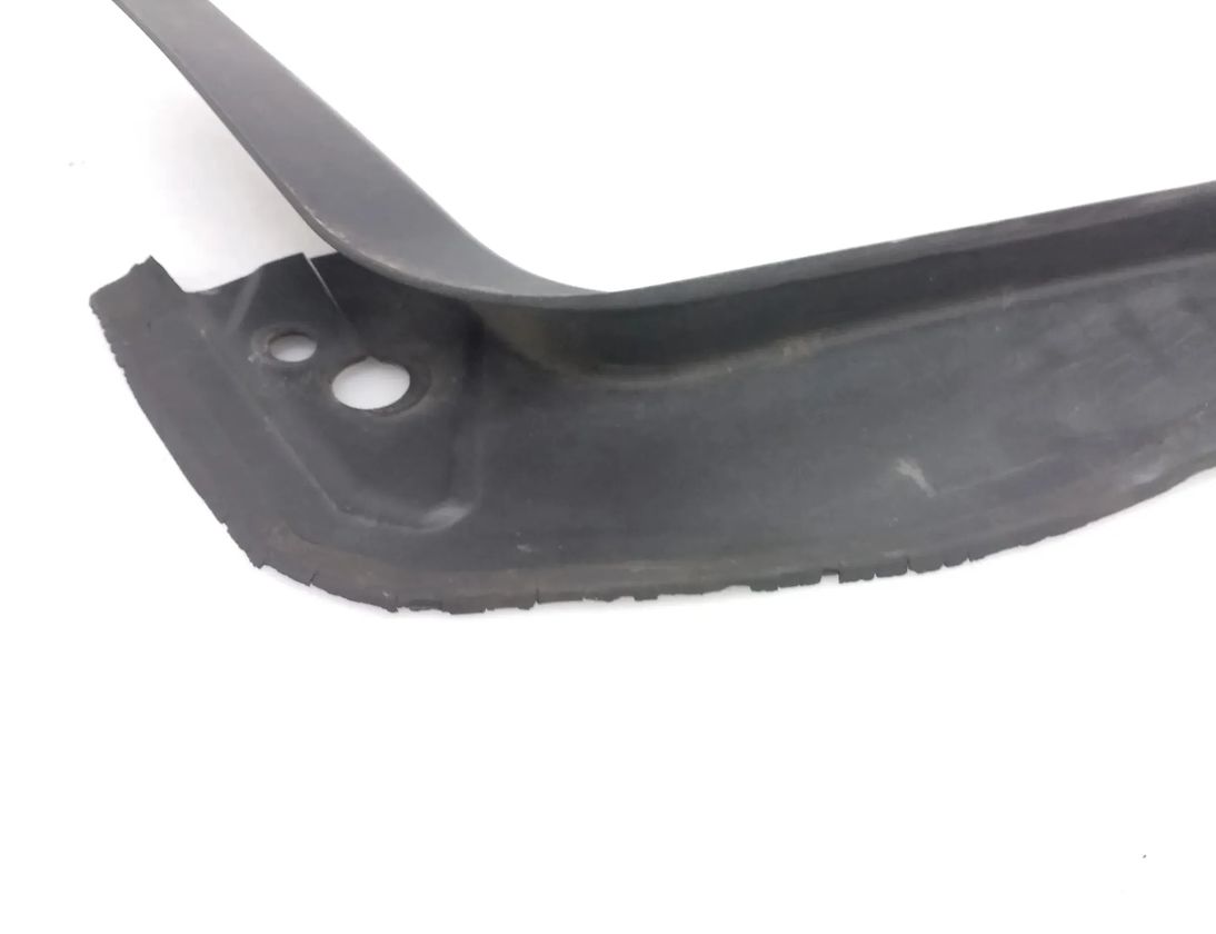 AUDI A8 D3/4E (2002-2010) Pravé zadné nárazníkové lemovanie 4E0807417B 28731196