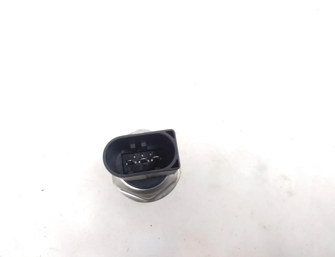 SKODA Karoq 1 generation (2017-2024) Fuel pressure sensor 04L906054 29804038