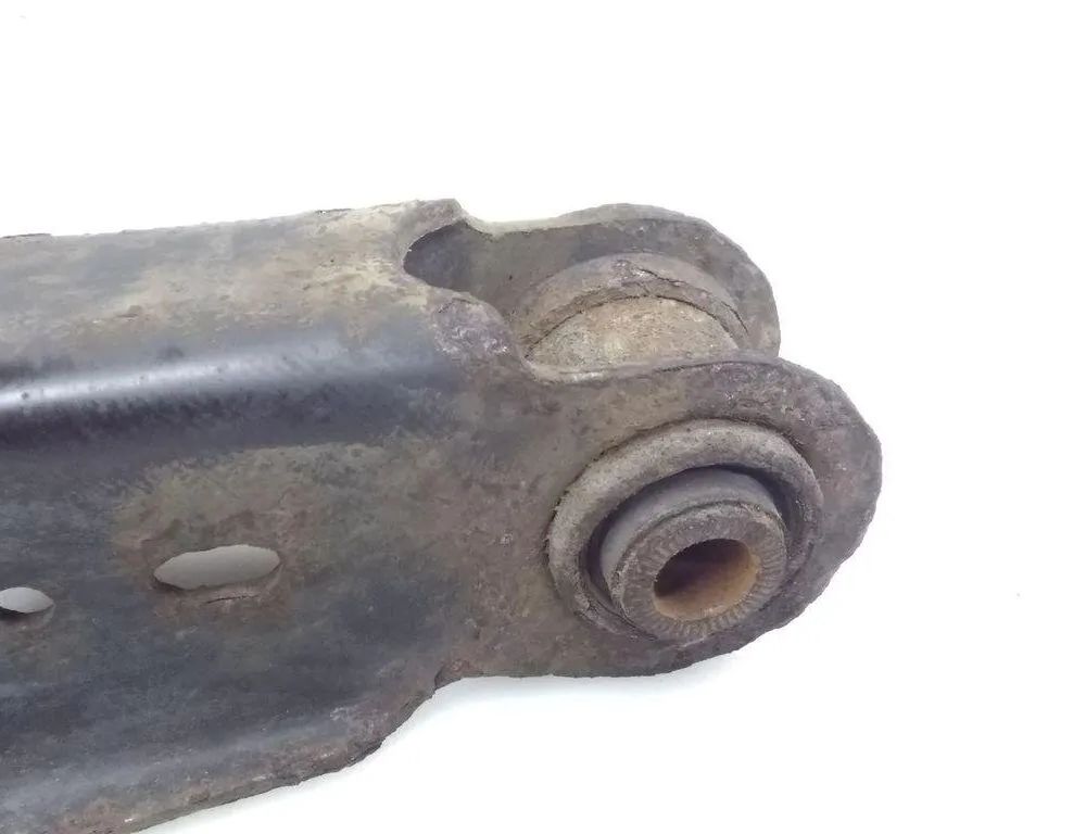 TOYOTA Avensis 3 generation (2009-2020) Pravé zadné rameno trojhranného ramena 31281691