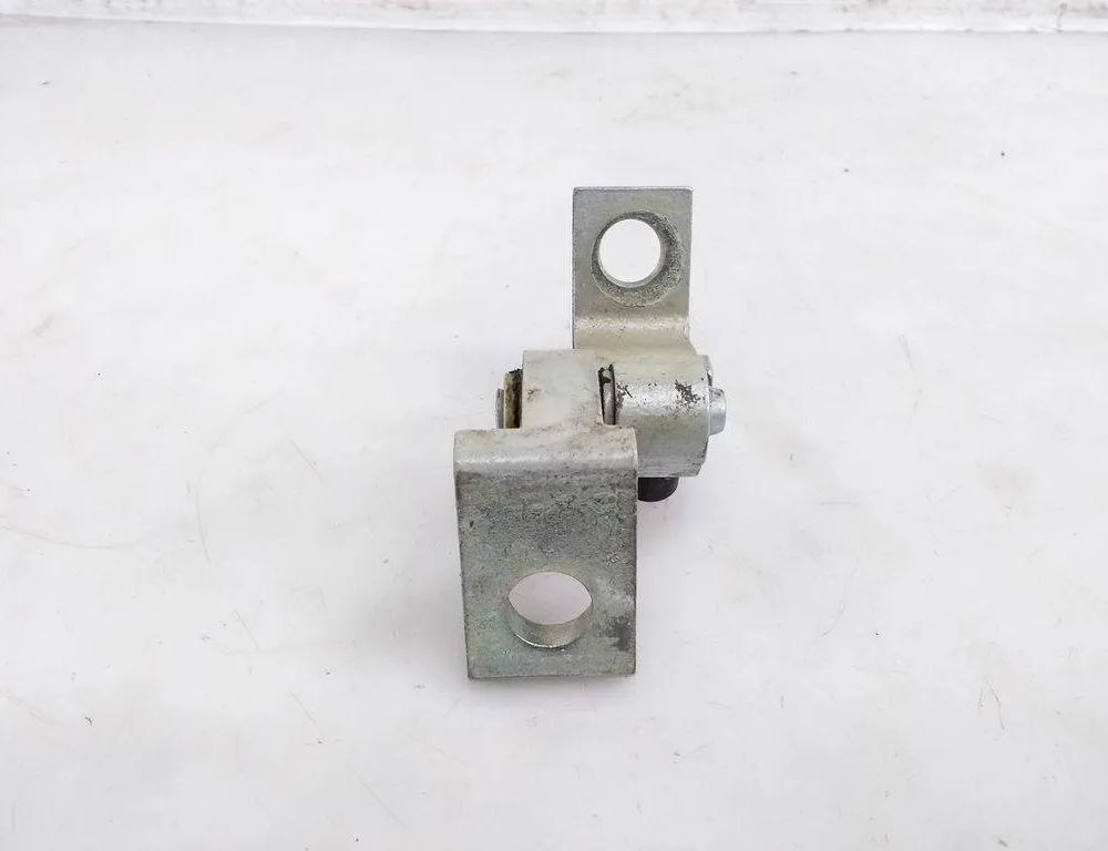 SKODA Octavia 3 generation (2013-2020) Шарнир передней правой двери 7N0831402A 32108097