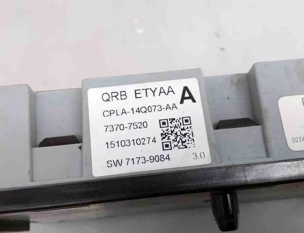 LAND ROVER Range Rover Evoque L538 (1 gen) (2011-2020) Fuse box CPLA14Q073AA 32571677