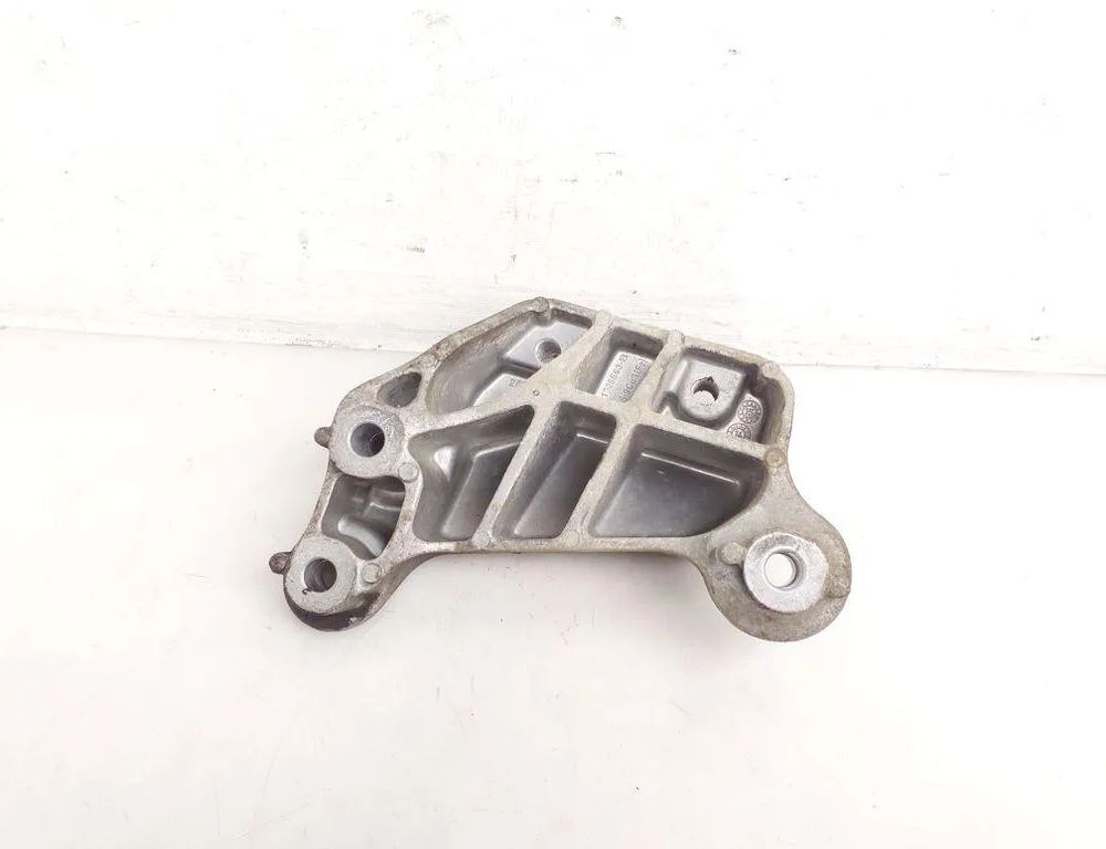 OPEL Astra K (2015-2021) Кронштейн крепления коробки передач 13389321 32808156