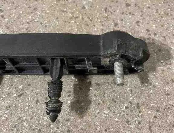 LAND ROVER Range Rover Evoque L538 (1 gen) (2011-2020) Pravý predný držiak nárazníka BJ3217E763AC 32709422