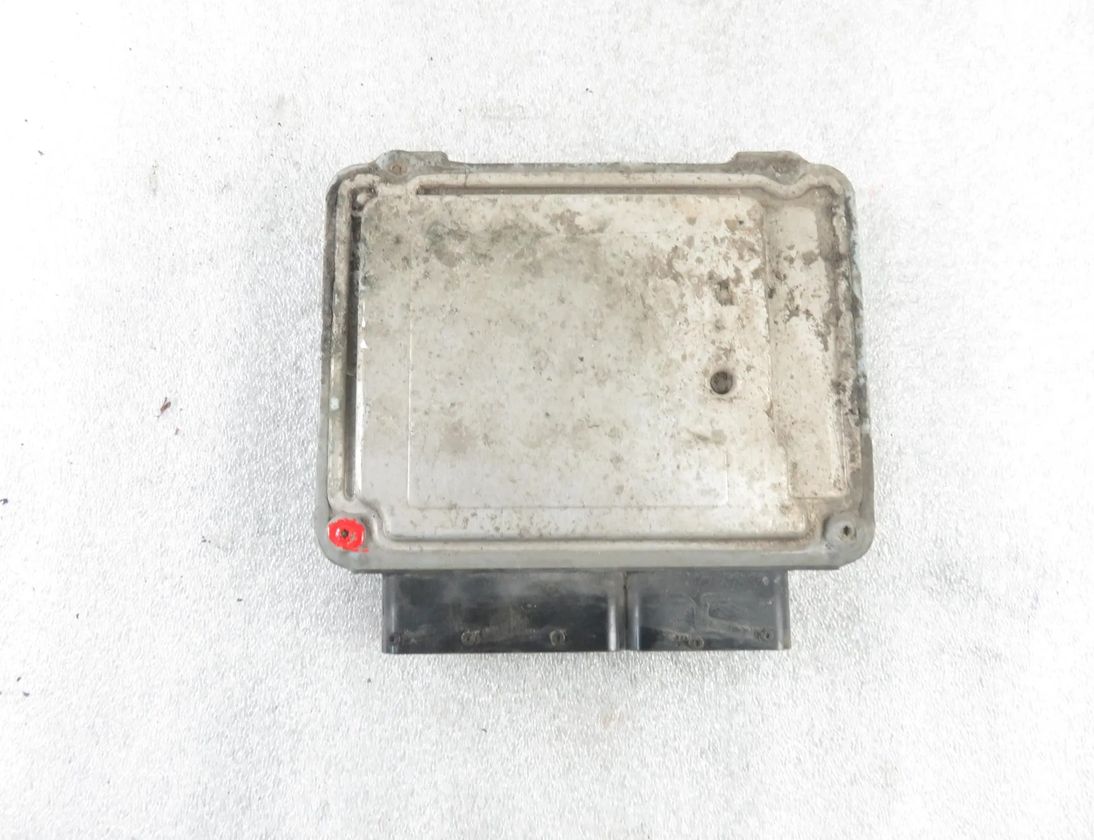 VOLKSWAGEN Passat B6 (2005-2010) Kontrolná jednotka 0281012742,03G906021DP 28536337