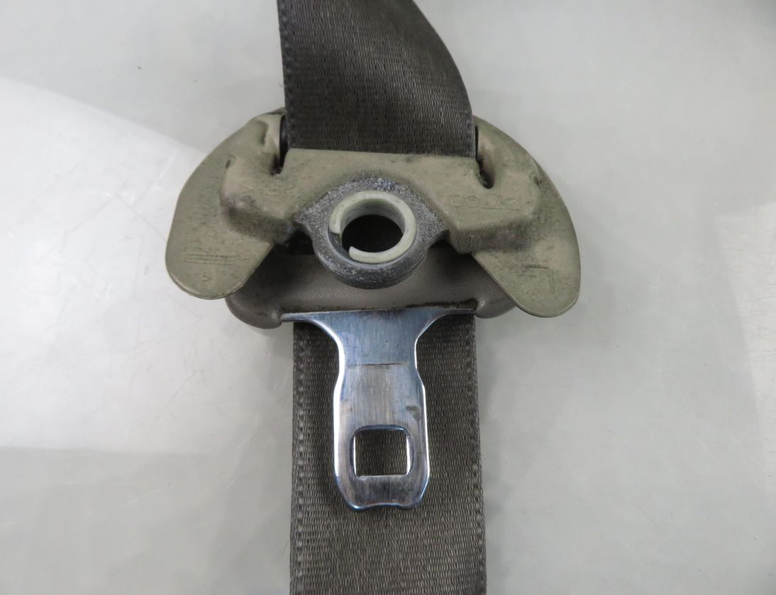 TOYOTA RAV4 3 generation (XA30) (2005-2012) Ľavý predný bezpečnostný pás 7Q2340P 33104825