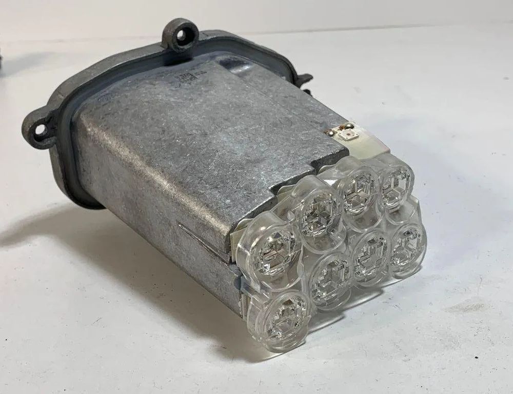 BMW 7 Series F01/F02 (2008-2015) Xenónová svetelná riadiaca jednotka 63117228422 30670125