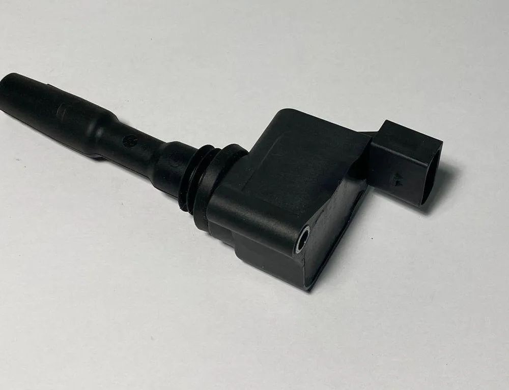 VOLKSWAGEN Passat B8 (2014-2023) Vysokonapäťová zapalovacia cievka 05E905110 30670528