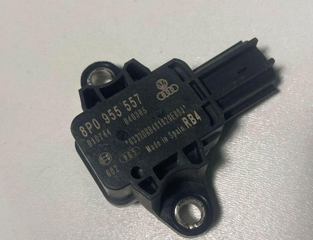 AUDI A3 8P (2003-2013) Rear Left Crash Sensor 8P0955557 30675165