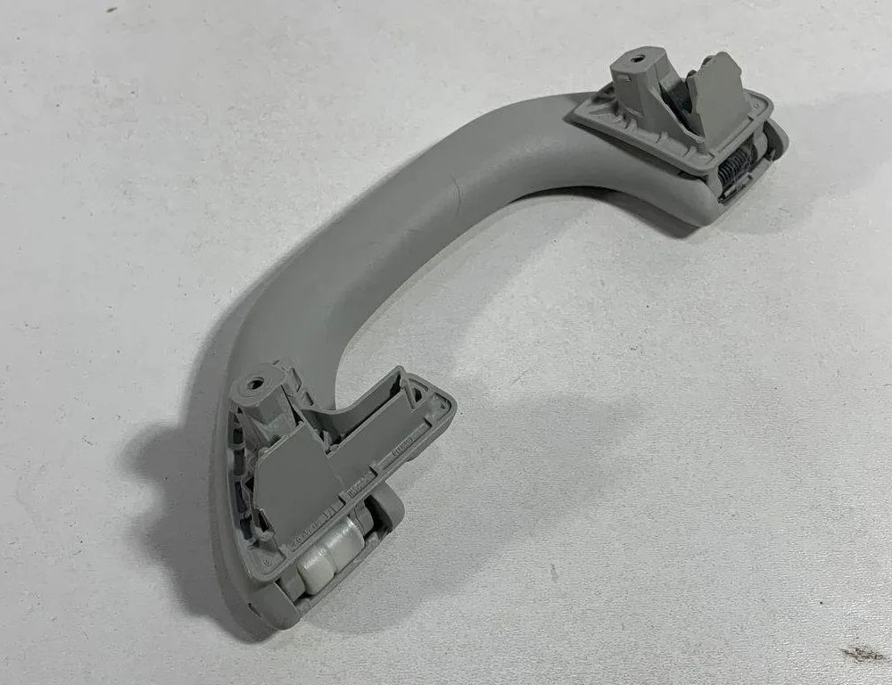 VOLKSWAGEN Golf Plus 1 generation (2004-2009) Ручка крыши задняя левая 1K0857607J 30676875