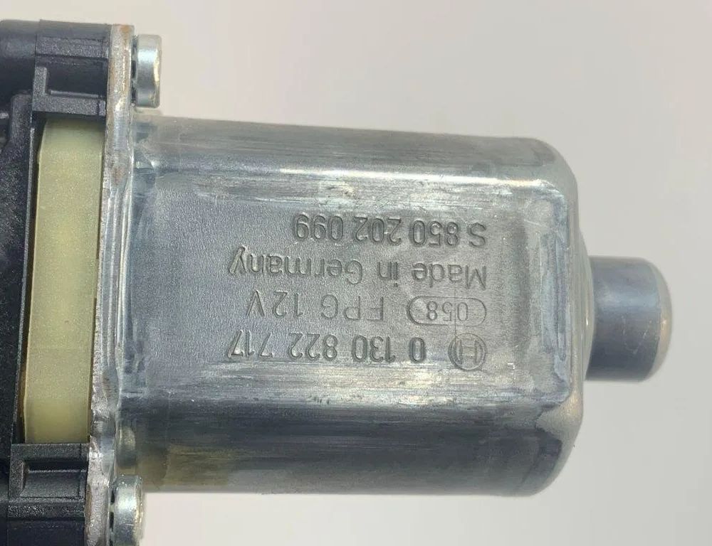 SKODA Octavia 1 generation (1996-2010) Маторчик стеклоподъемника передней левой двери 5Q0959801B 30678373