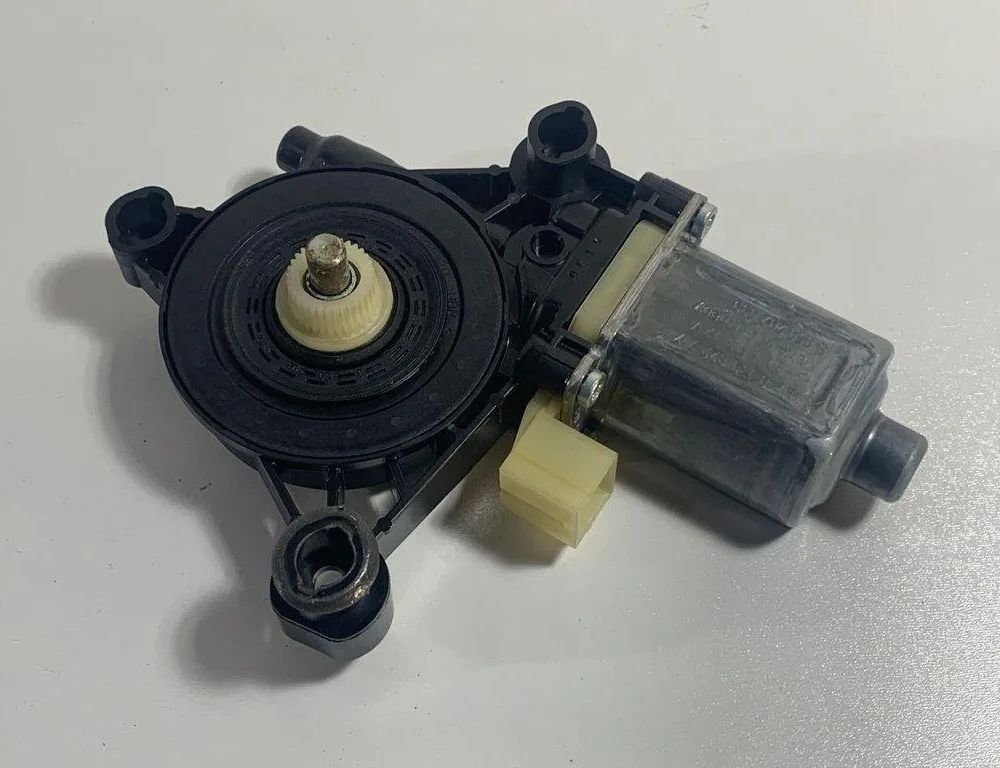 SKODA Octavia 1 generation (1996-2010) Маторчик стеклоподъемника передней левой двери 5Q0959801B 30678373