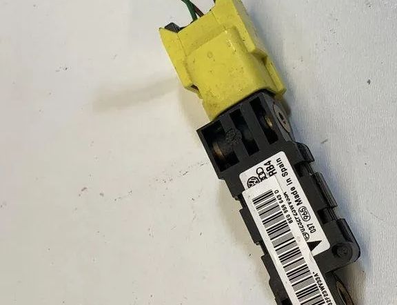 VOLKSWAGEN Phaeton 1 generation (2002-2016) Датчик удара задний левый 8E0959643D 30679009