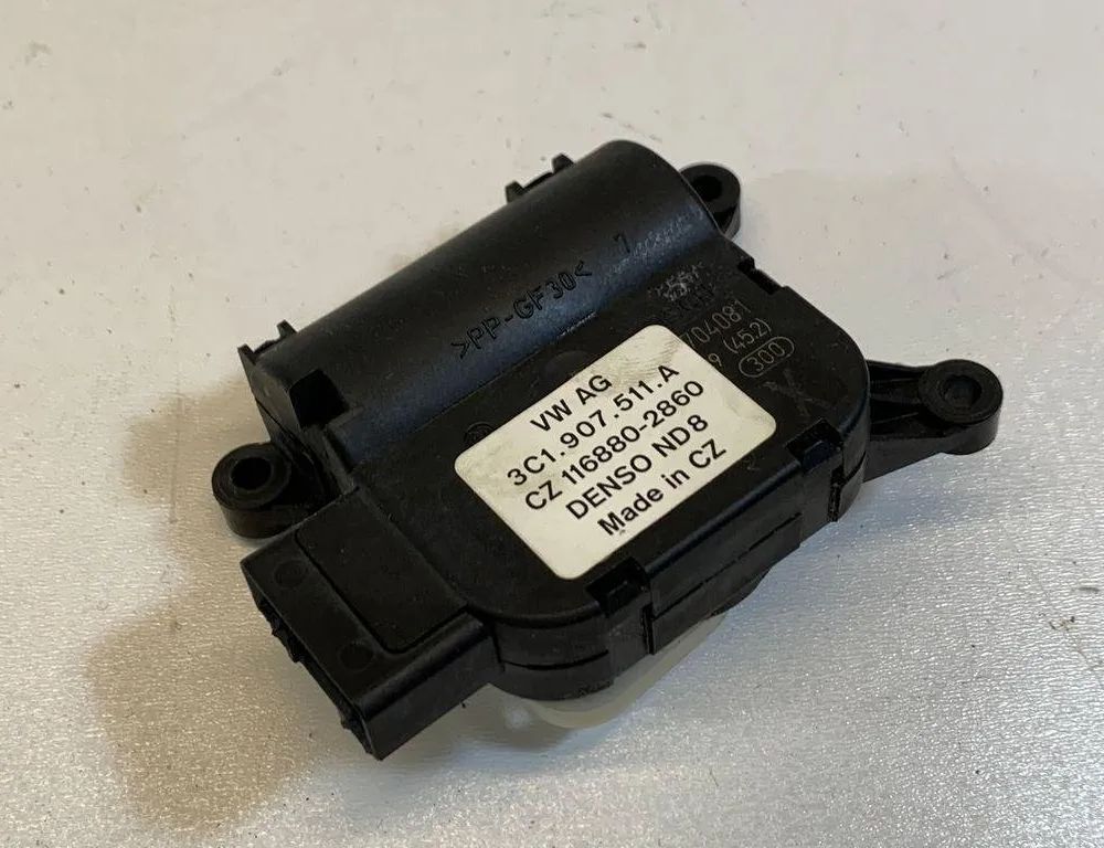 VOLKSWAGEN Passat B7 (2010-2015) Клапаны управления внутренним подогревом 3C1907511A 30680723