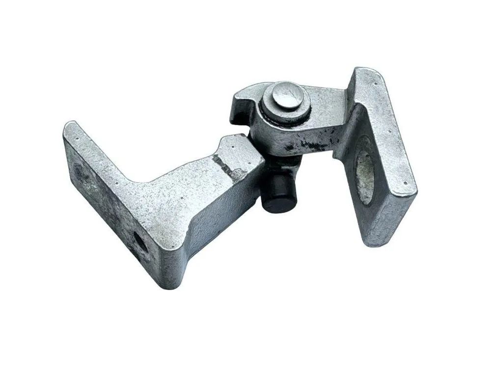 VOLKSWAGEN Jetta 3 generation (1992-1998) Шарнир передней правой двери 8K0831402H 30696992