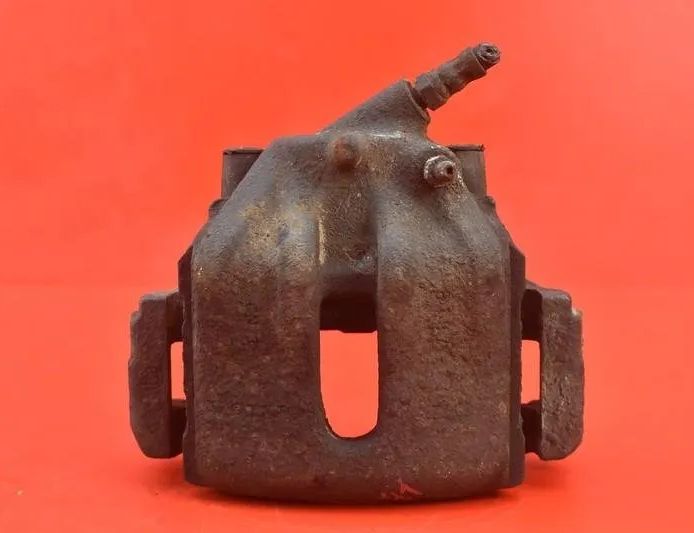 VOLVO XC70 1 generation (1998-2007) Front Left Brake Caliper VOLVO 22123134