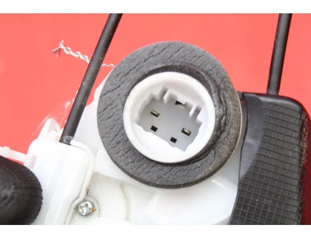 TOYOTA Yaris 3 generation (2010-2019) Замок задней правой двери U20-14110F2 27691553