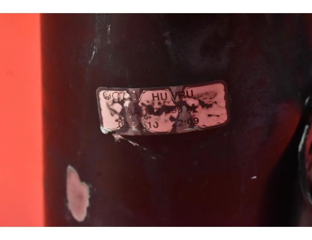 VOLKSWAGEN Passat B7 (2010-2015) Skriňa palivového filtra 3AA127399M 28350797