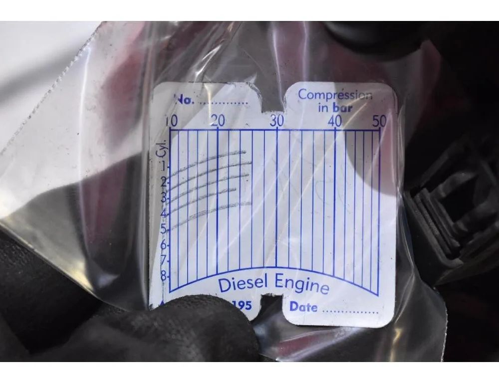 VOLVO V40 2 generation (2012-2020) Двигатель D5204T6 30055619