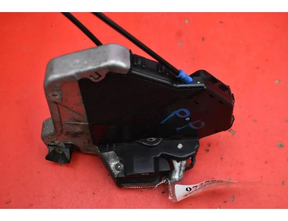 LEXUS Yaris 2 generation (2005-2012) Замок двери передний правый LEXUS 30426716