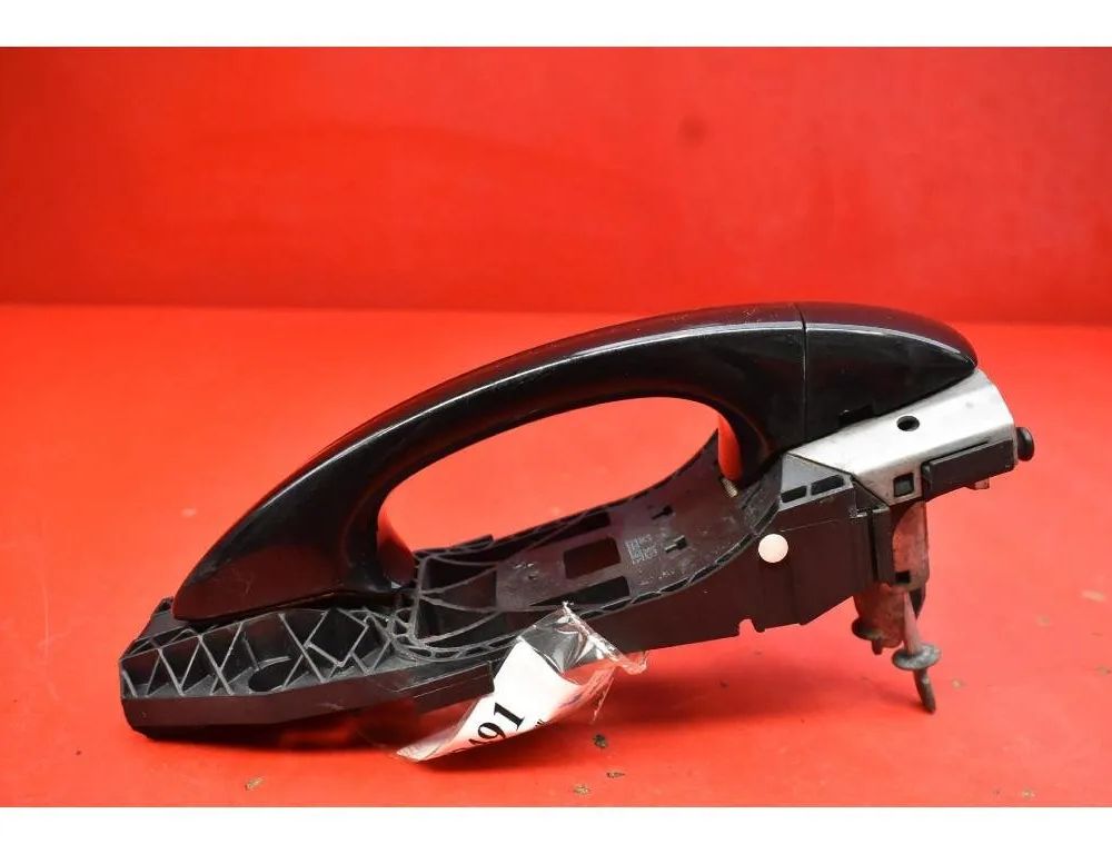 SKODA Octavia 3 generation (2013-2020) Наружная ручка передней левой двери 5L0837885B 30774828