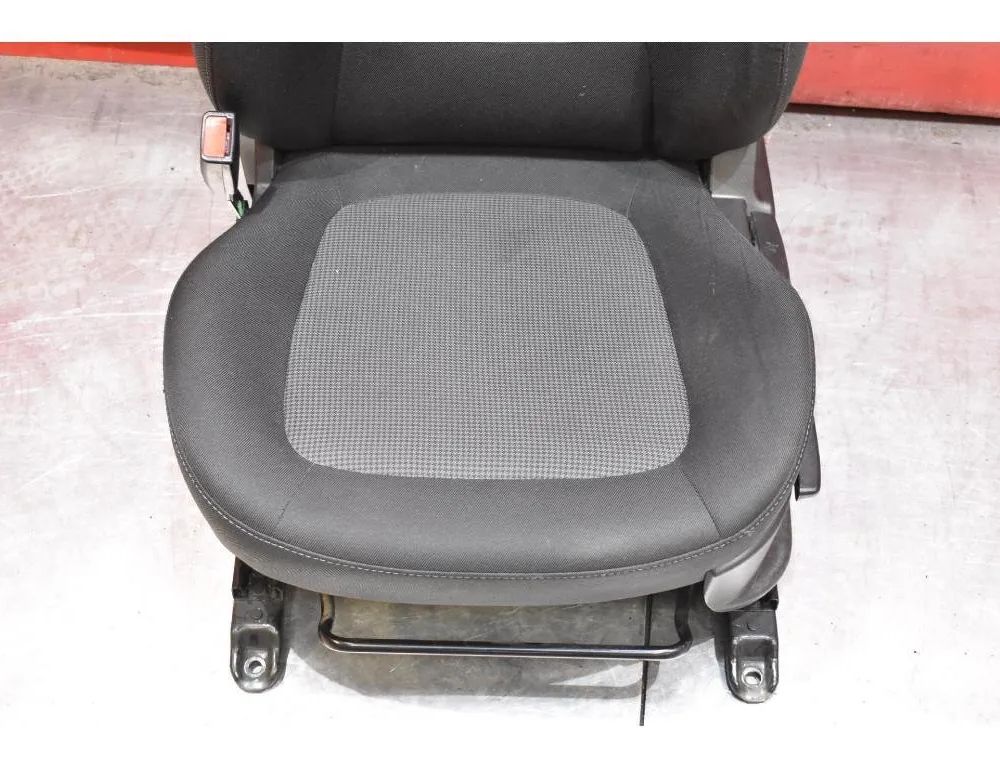 HYUNDAI iX I20 (2021-2024) Front Left Seat HYUNDAI 31334149