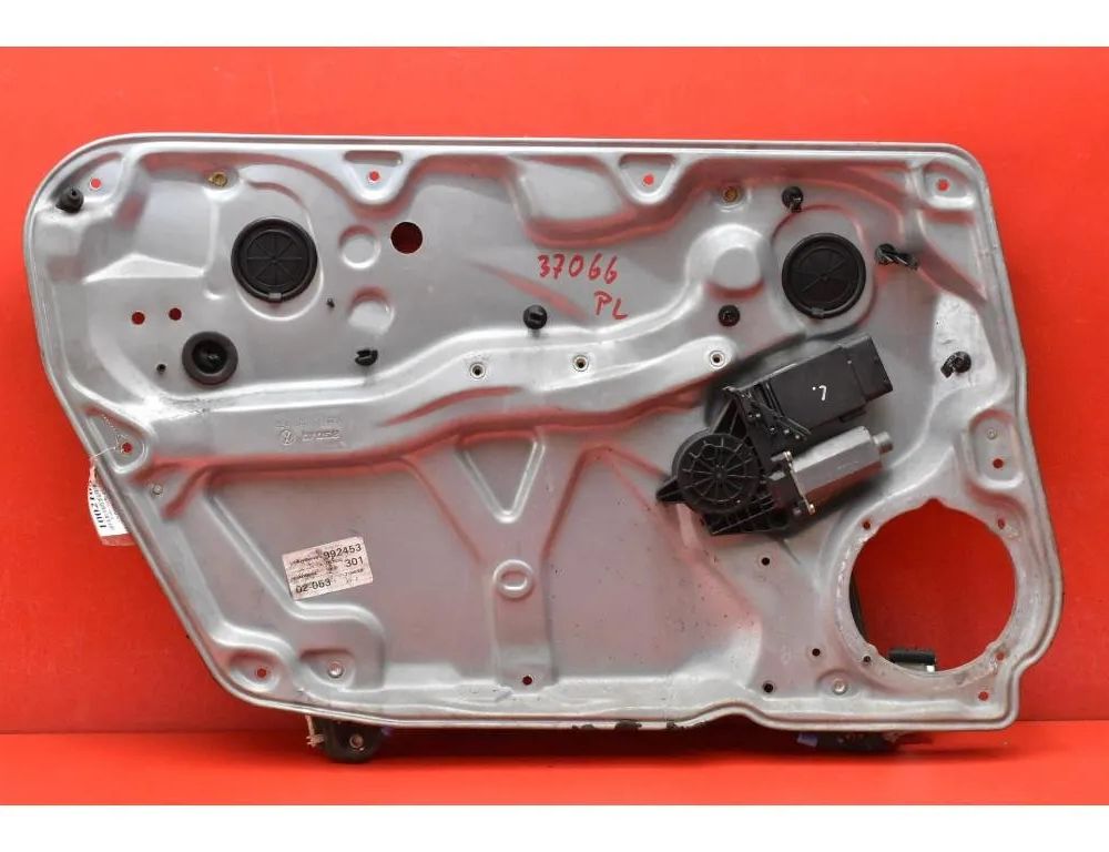 VOLKSWAGEN Passat B5 (1996-2005) Regulátor okna ľavých predných dverí 3B4837755D 31858849