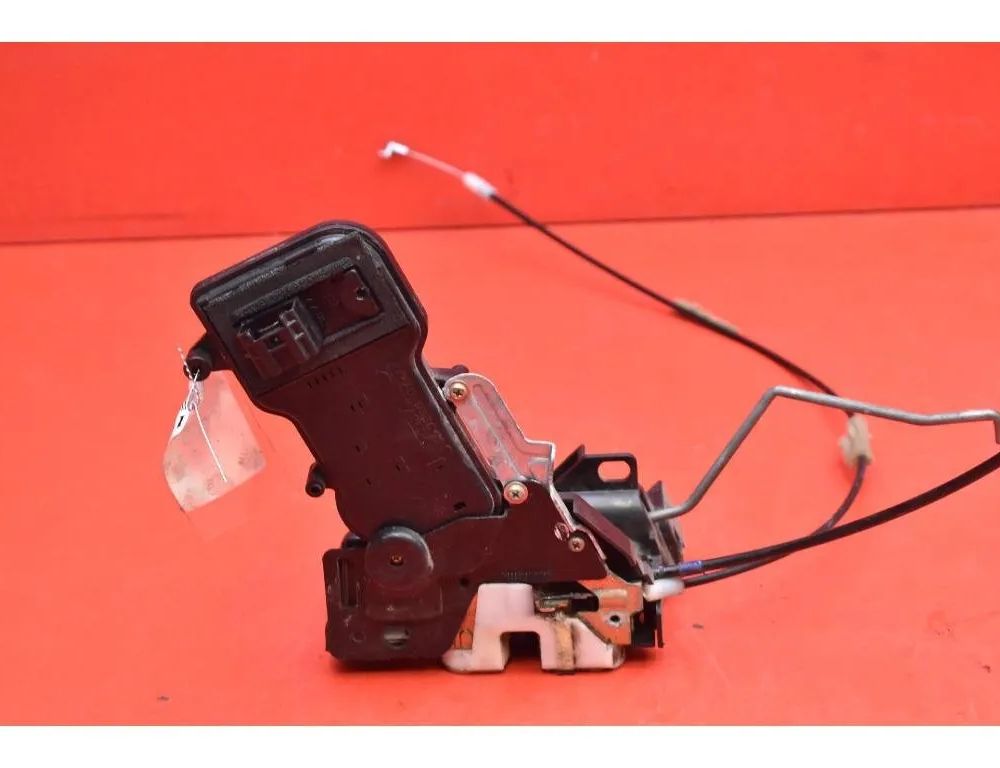 MAZDA Spiano 1 generation (2002-2008) Pravý predný dverový zámok P3M71-A219A64-DH 31914290