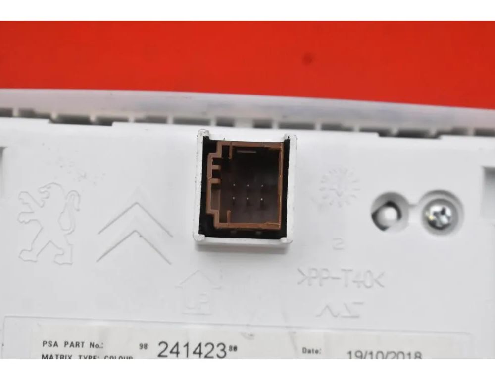 PEUGEOT 2008 2 generation (2019-2023) Speedometer 9824142380 33094965