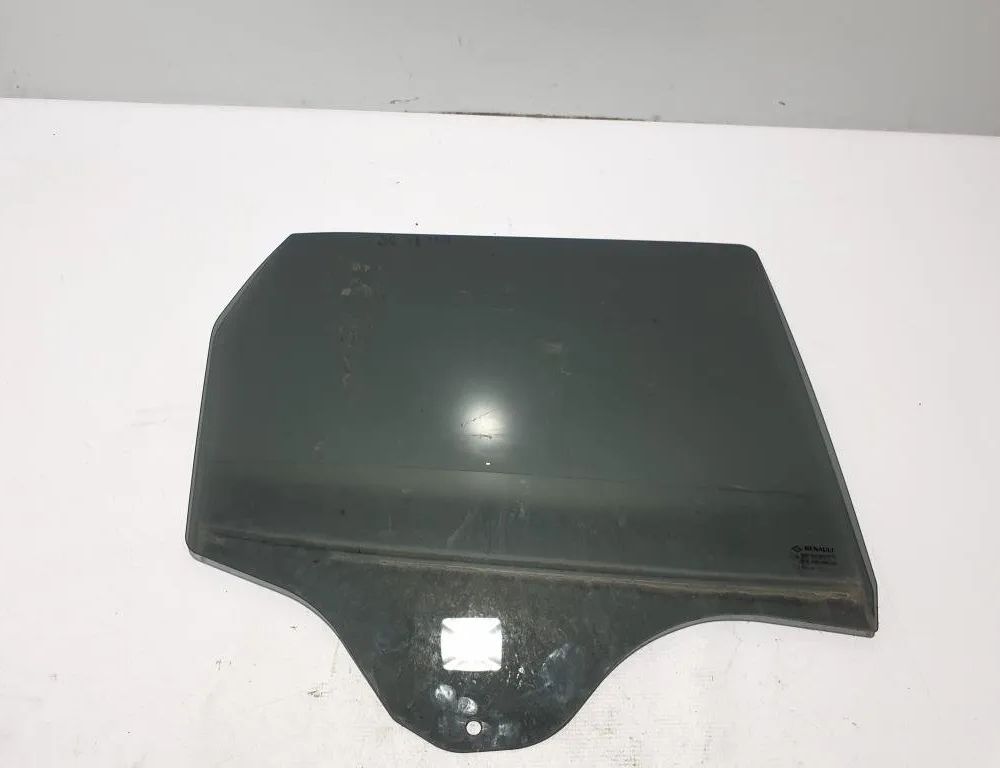 DACIA Duster 2 generation (2017-2024) Стекло боковых правых дверей 823001580R 30469752