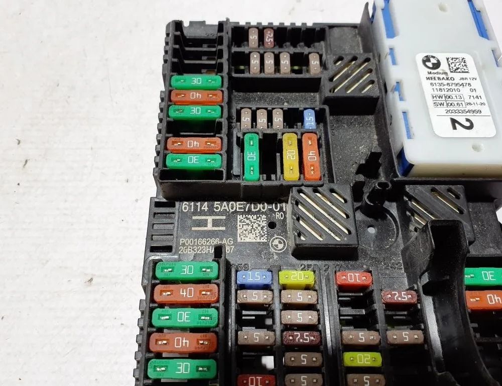 BMW 4 Series G22, G23, G26 (2020-2023) Блок предохранителей 5A0E7D0 31091812