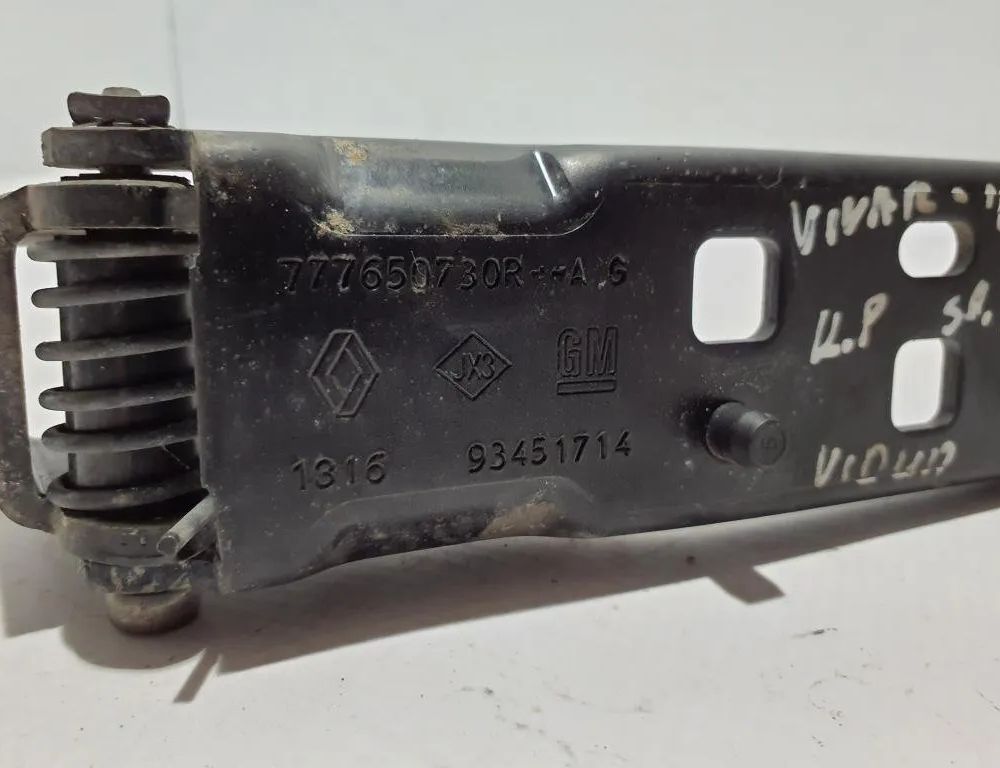 OPEL Vivaro B (2014-2019) Spodný držiak posuvných dverí 777650730R 31864009