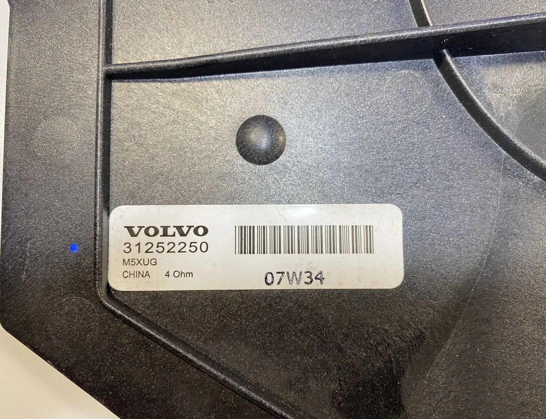VOLVO C30 1 generation (2006-2013) Pravý zadný dverový reproduktor 31252250 10860340